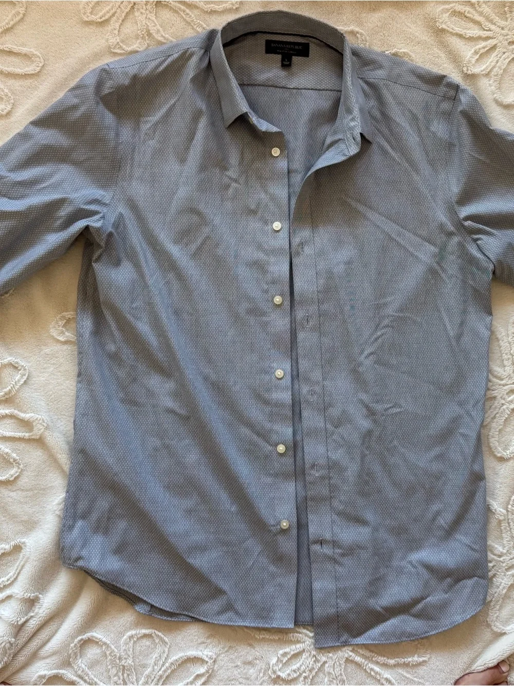Banana Republic Men’s Light Blue gray Micropattern Dress Shirt